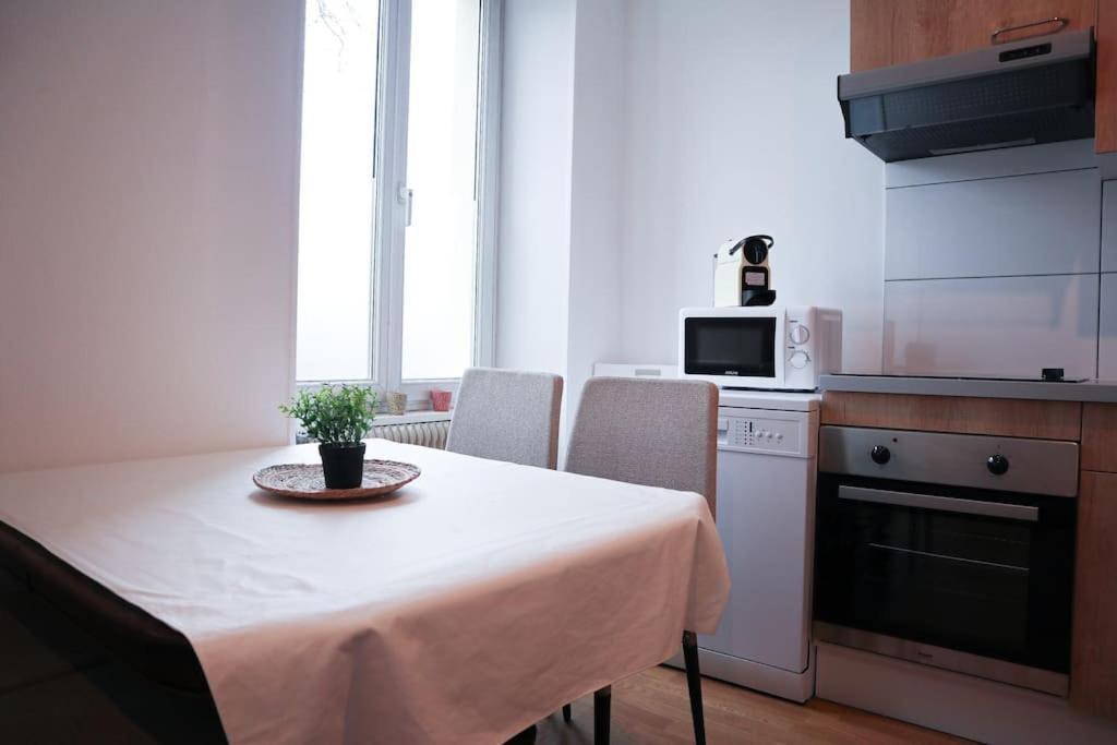 Appartement Entier, Proche Tram-Train Et Commodites, Parking Gratuit Mülhausen Exterior foto